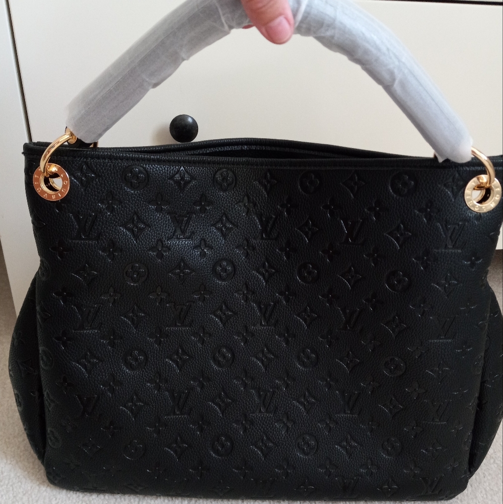 Black purse